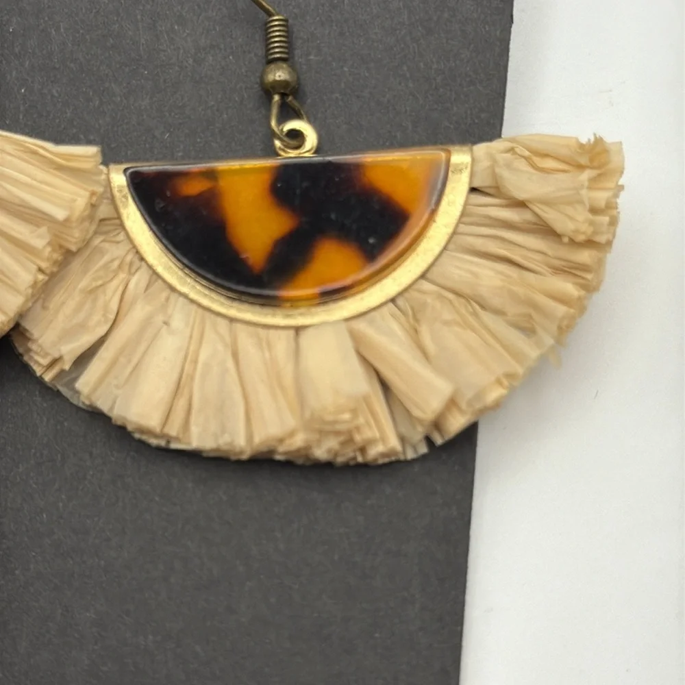 Rattan Fan Tortoise Shell Half Moon Sweeping  Rattan Earrings Gold Tone Base - Picture 2 of 2